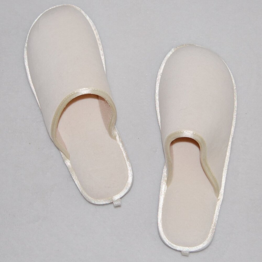NWOT Activizer Terry Slippers, Women Size 8.5-9 L, Cream